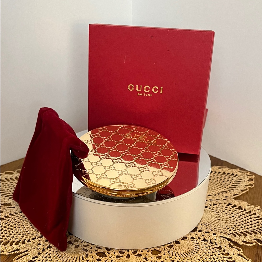 Nwot Gucci Gold Patterned Compact Mirror - image 1